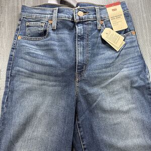 Levis High Waisted Mom Jeans Womens 10, 30x29 Blue Tapered Leg Stretch Denim NWT